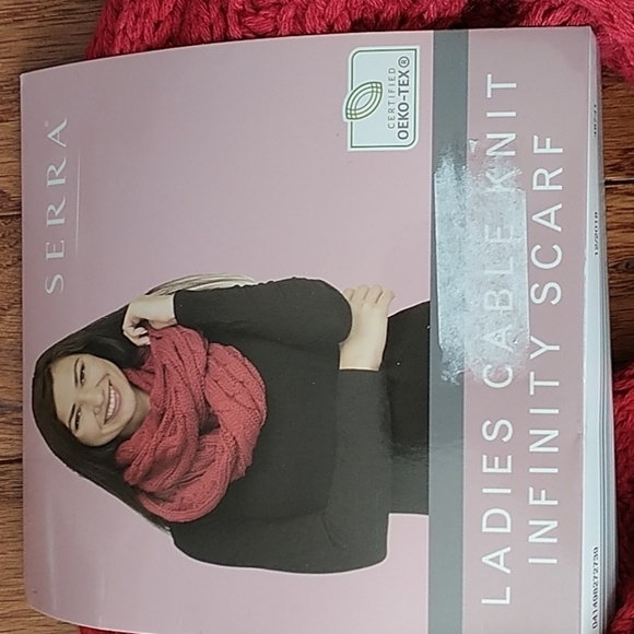 Serra Ladies Cable Knit Infinity Scarf Red - Picture 2 of 7